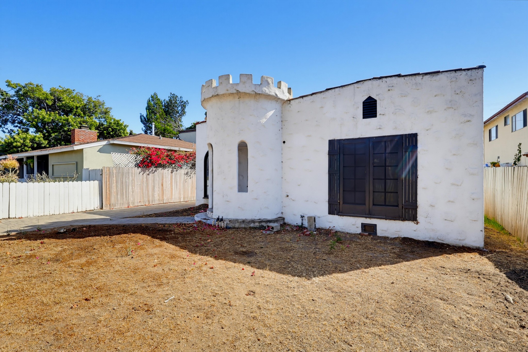Virtual tour photo 7 of 31 for 2134 Stewart St