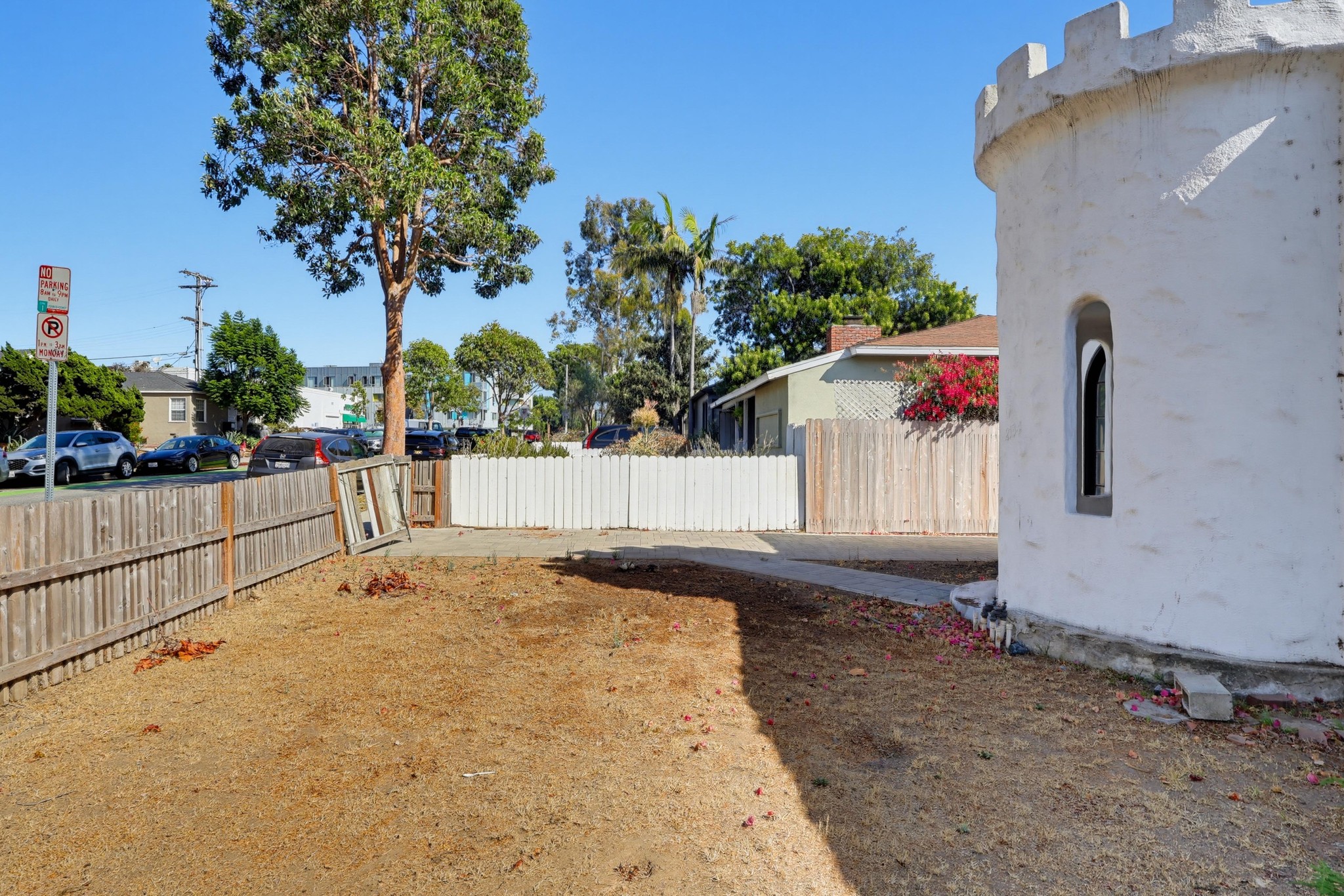 Virtual tour photo 8 of 31 for 2134 Stewart St