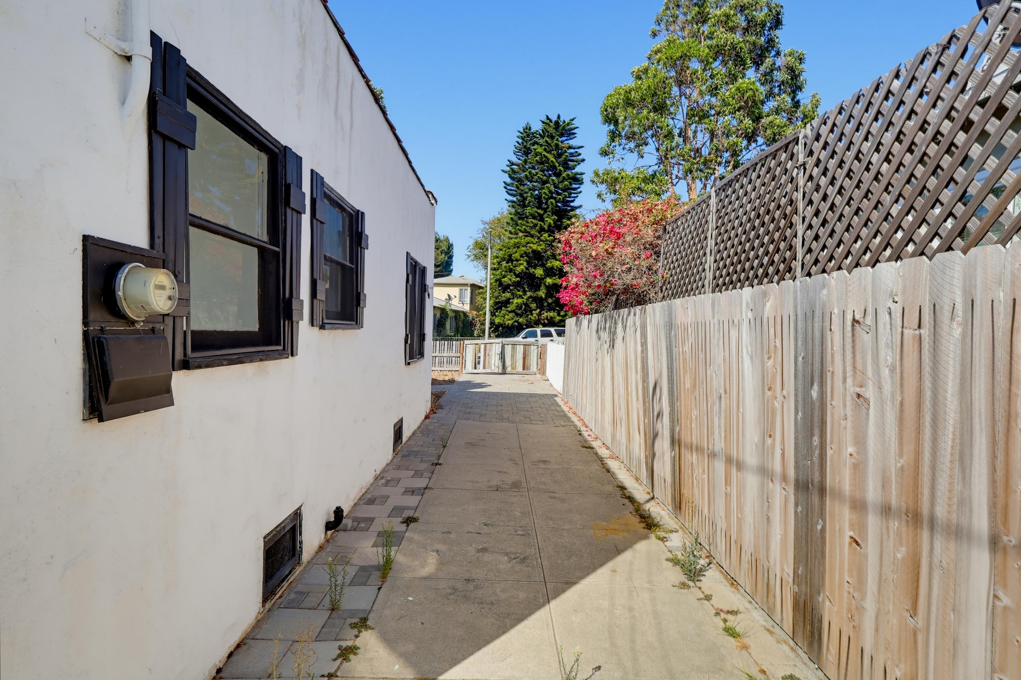 Virtual tour photo 15 of 31 for 2134 Stewart St