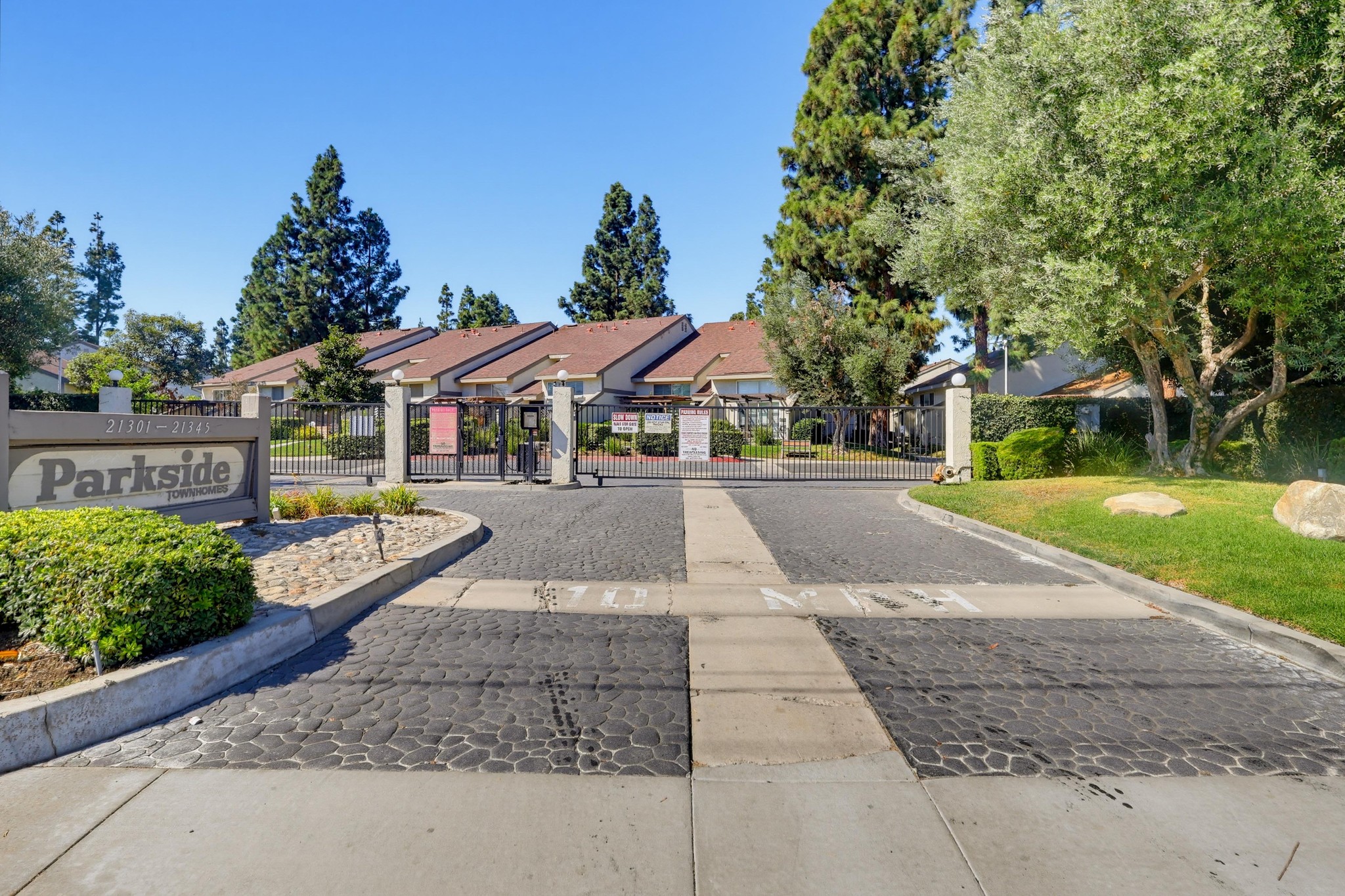 Virtual tour photo 1 of 70 for 21341 Norwalk Blvd Apt 4