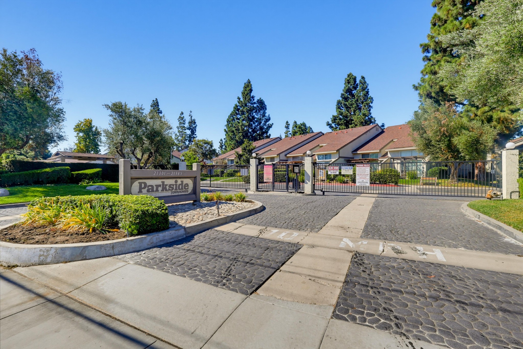 Virtual tour photo 3 of 70 for 21341 Norwalk Blvd Apt 4
