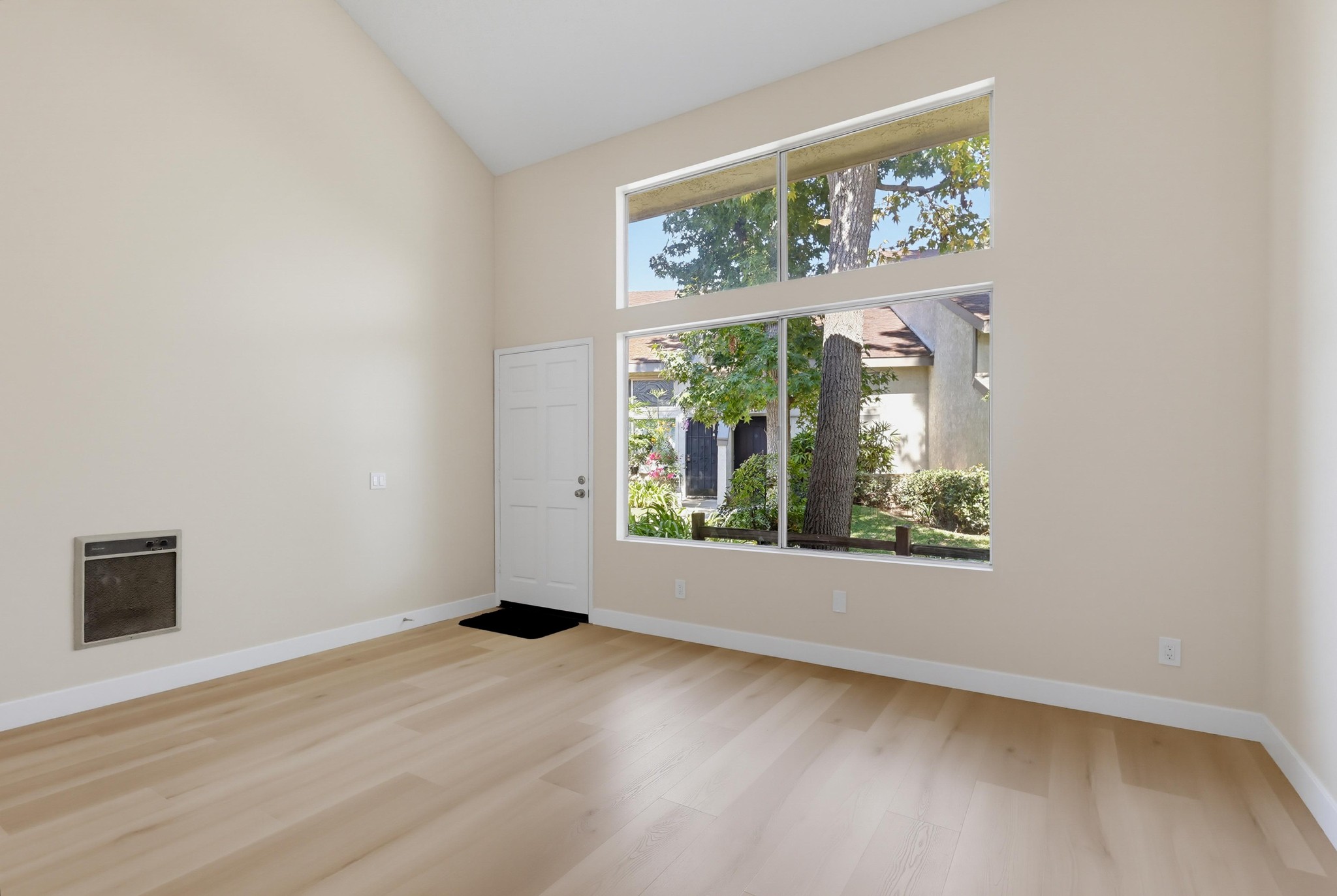 Virtual tour photo 15 of 70 for 21341 Norwalk Blvd Apt 4