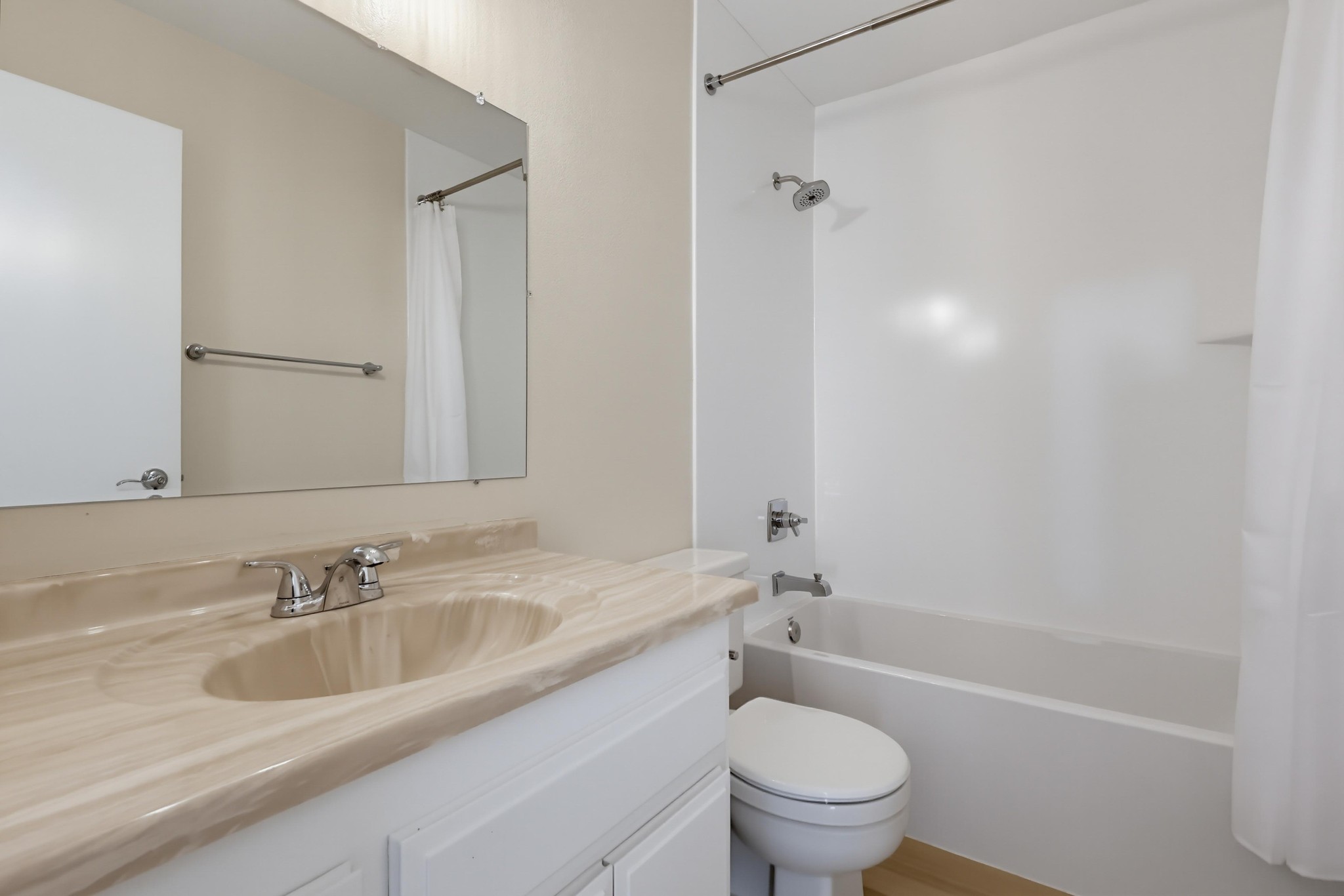 Virtual tour photo 26 of 70 for 21341 Norwalk Blvd Apt 4