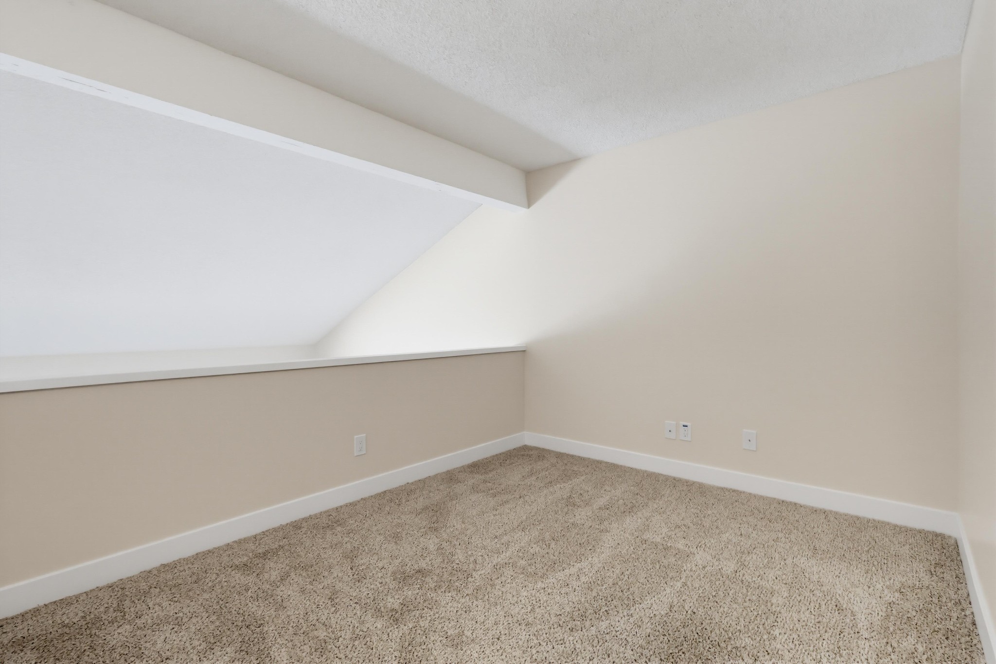 Virtual tour photo 30 of 70 for 21341 Norwalk Blvd Apt 4