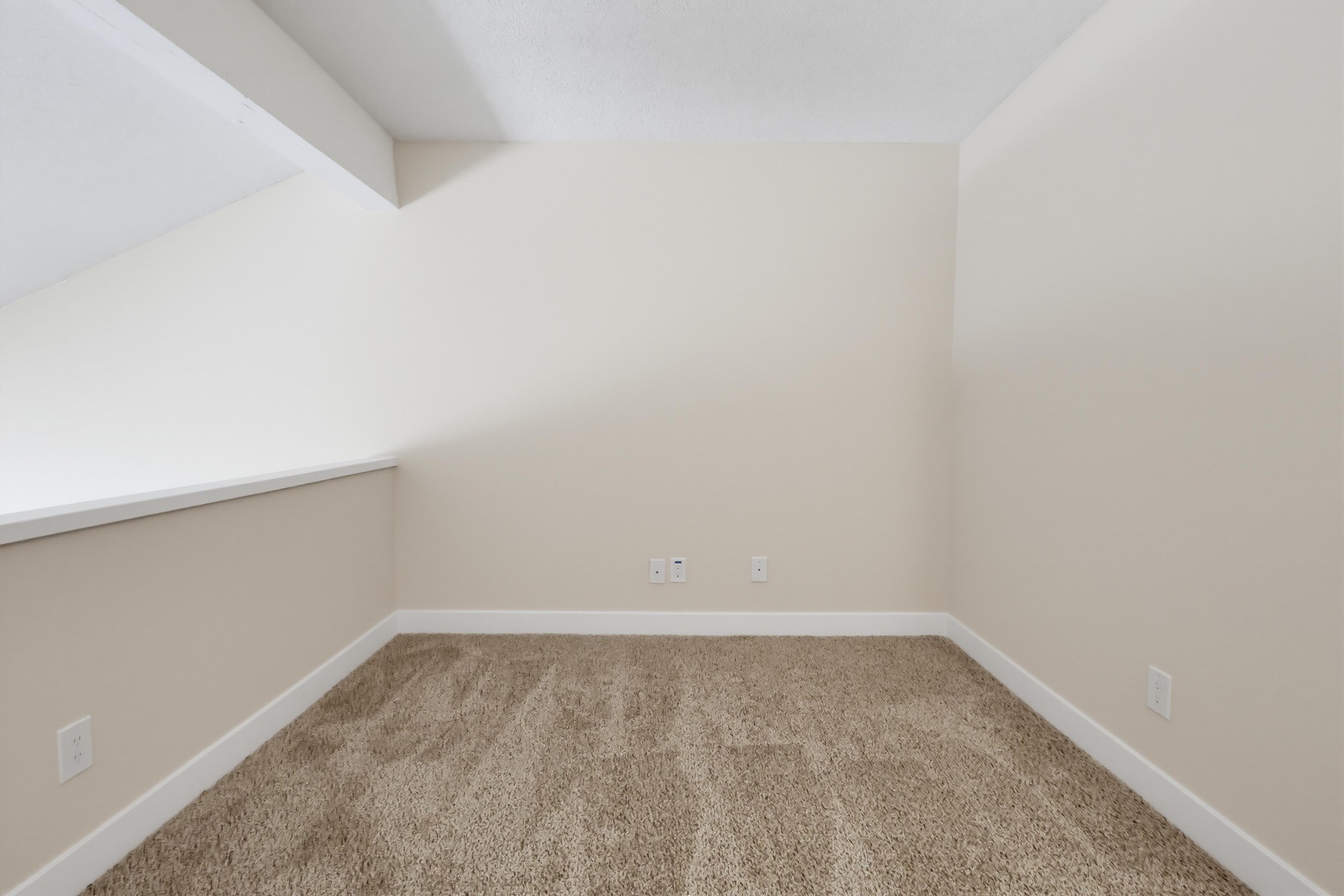 Virtual tour photo 31 of 70 for 21341 Norwalk Blvd Apt 4