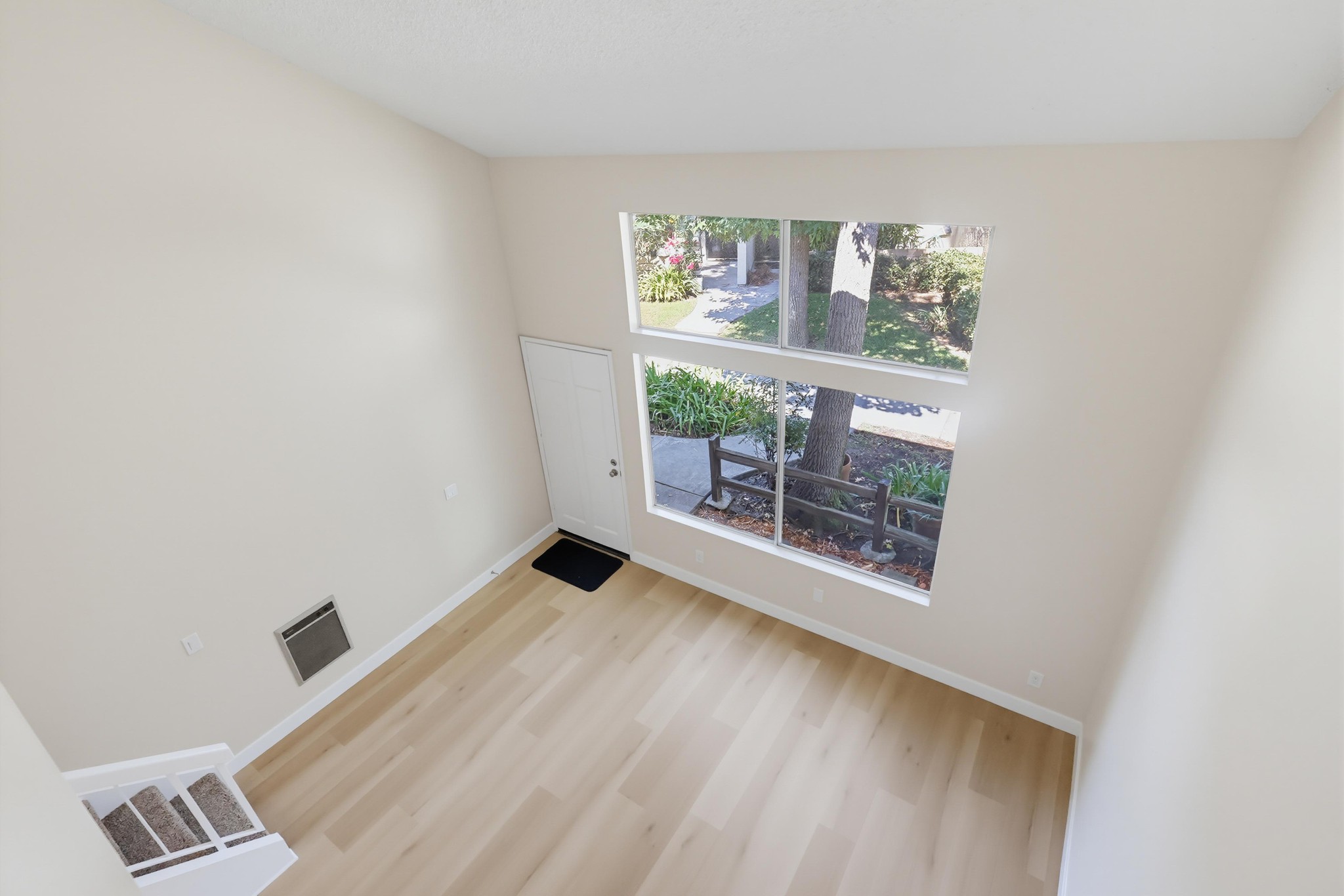 Virtual tour photo 35 of 70 for 21341 Norwalk Blvd Apt 4