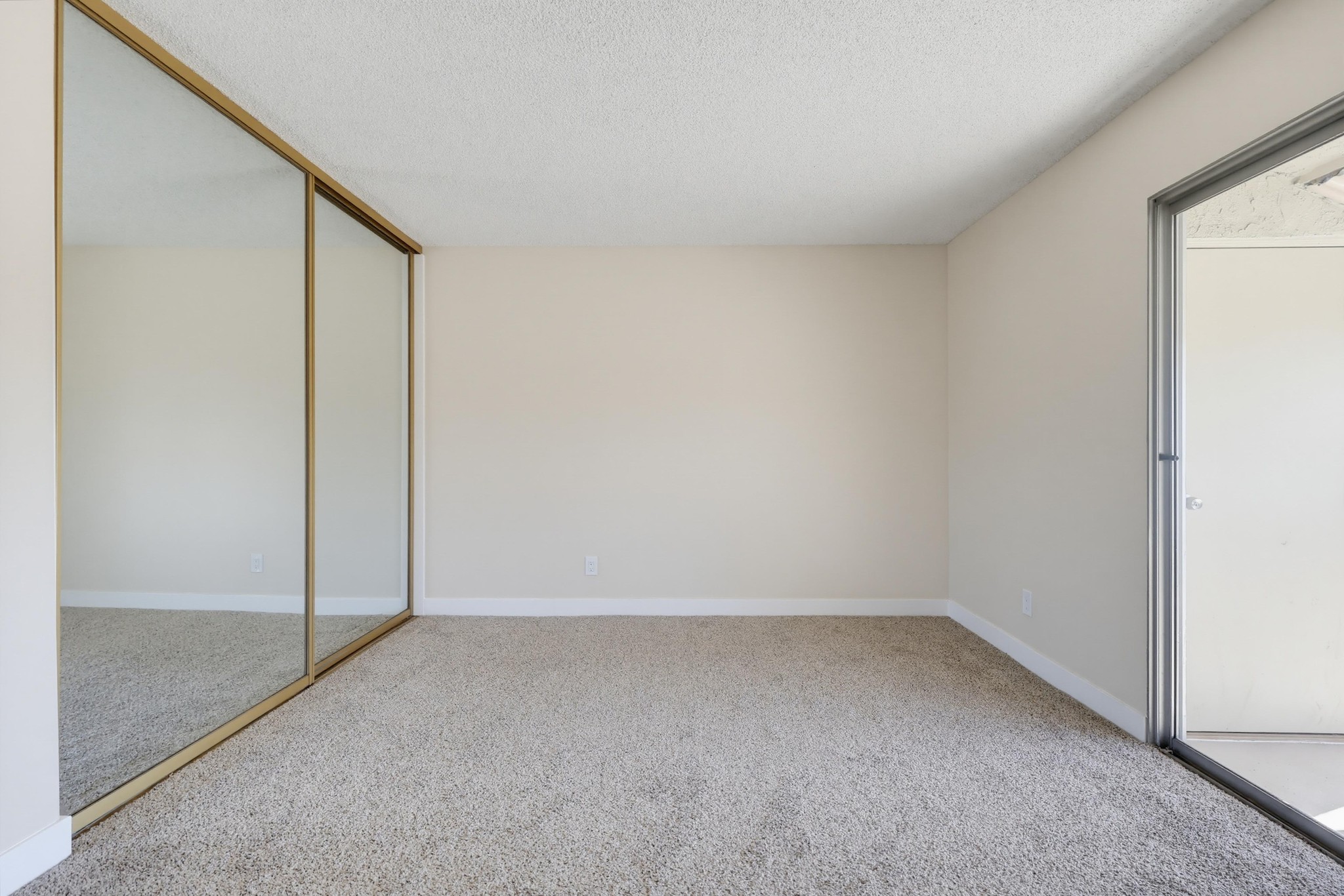 Virtual tour photo 41 of 70 for 21341 Norwalk Blvd Apt 4