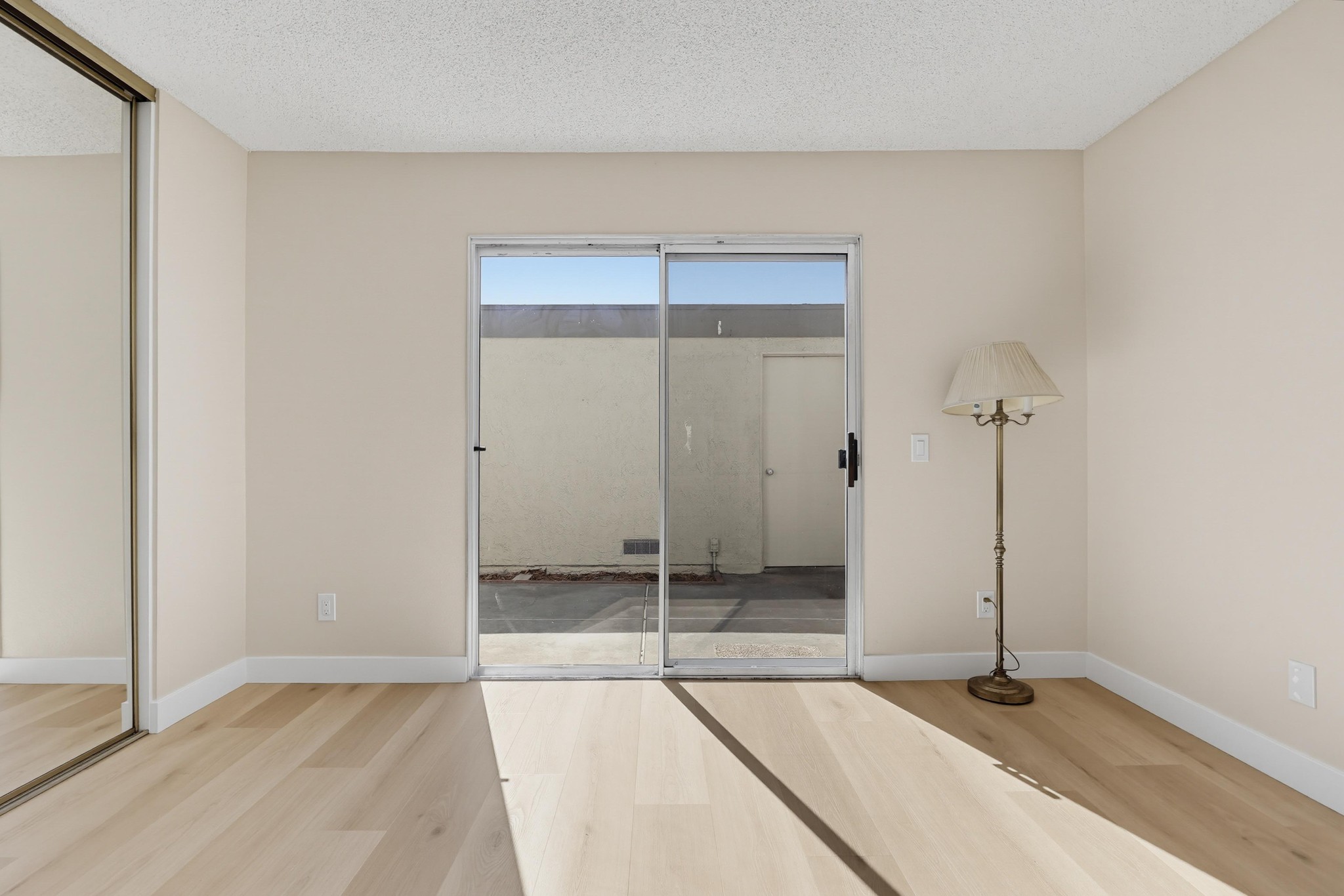 Virtual tour photo 53 of 70 for 21341 Norwalk Blvd Apt 4