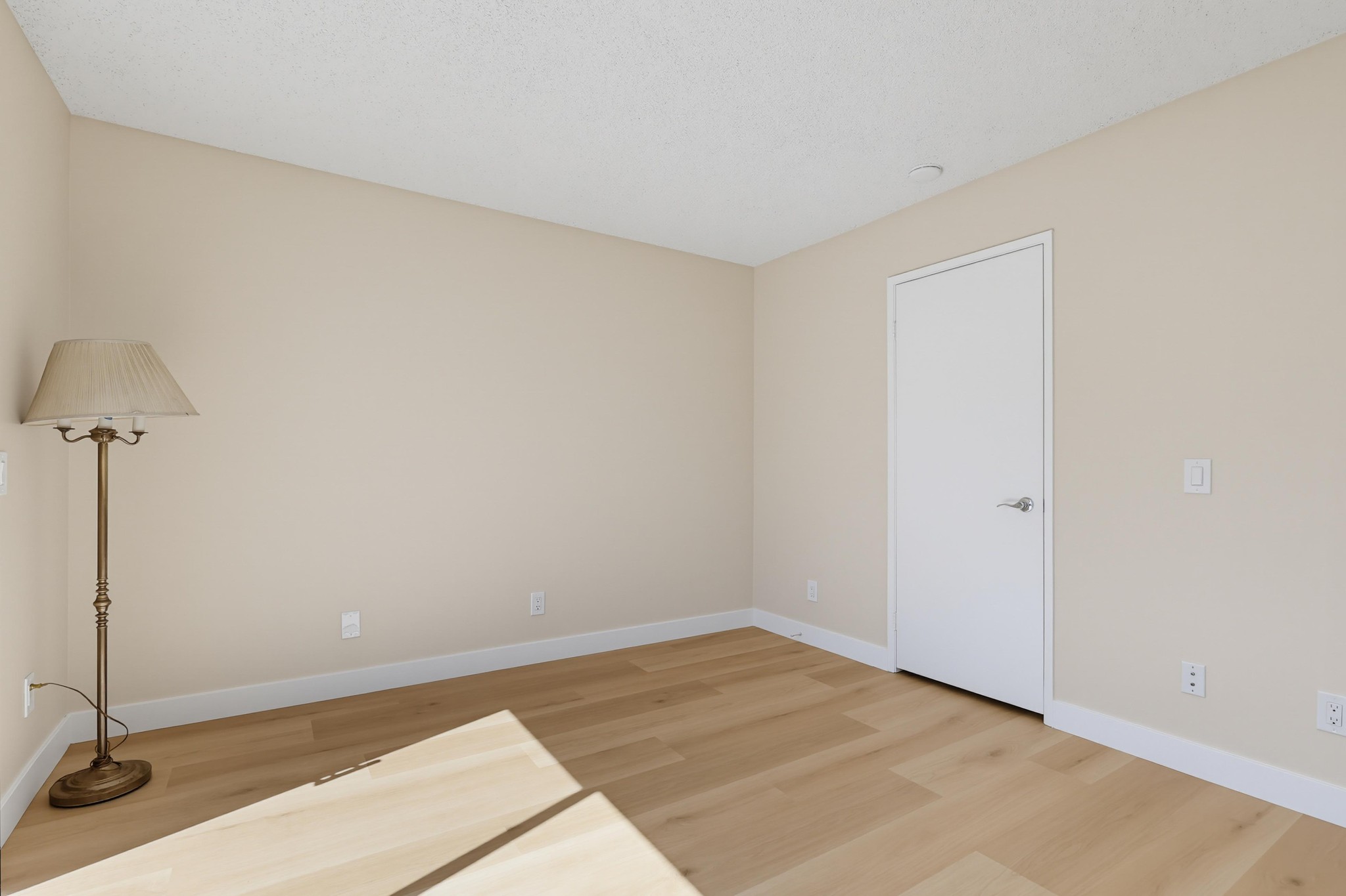 Virtual tour photo 55 of 70 for 21341 Norwalk Blvd Apt 4