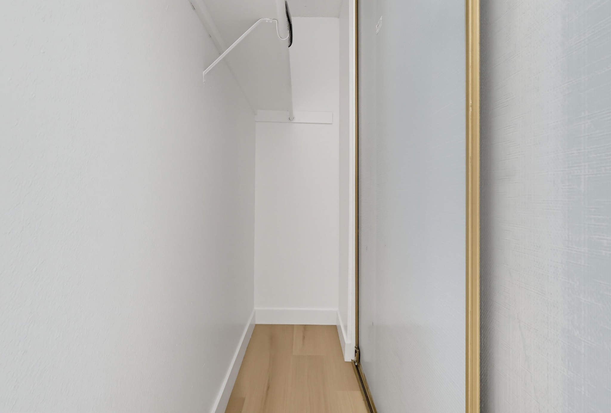 Virtual tour photo 57 of 70 for 21341 Norwalk Blvd Apt 4