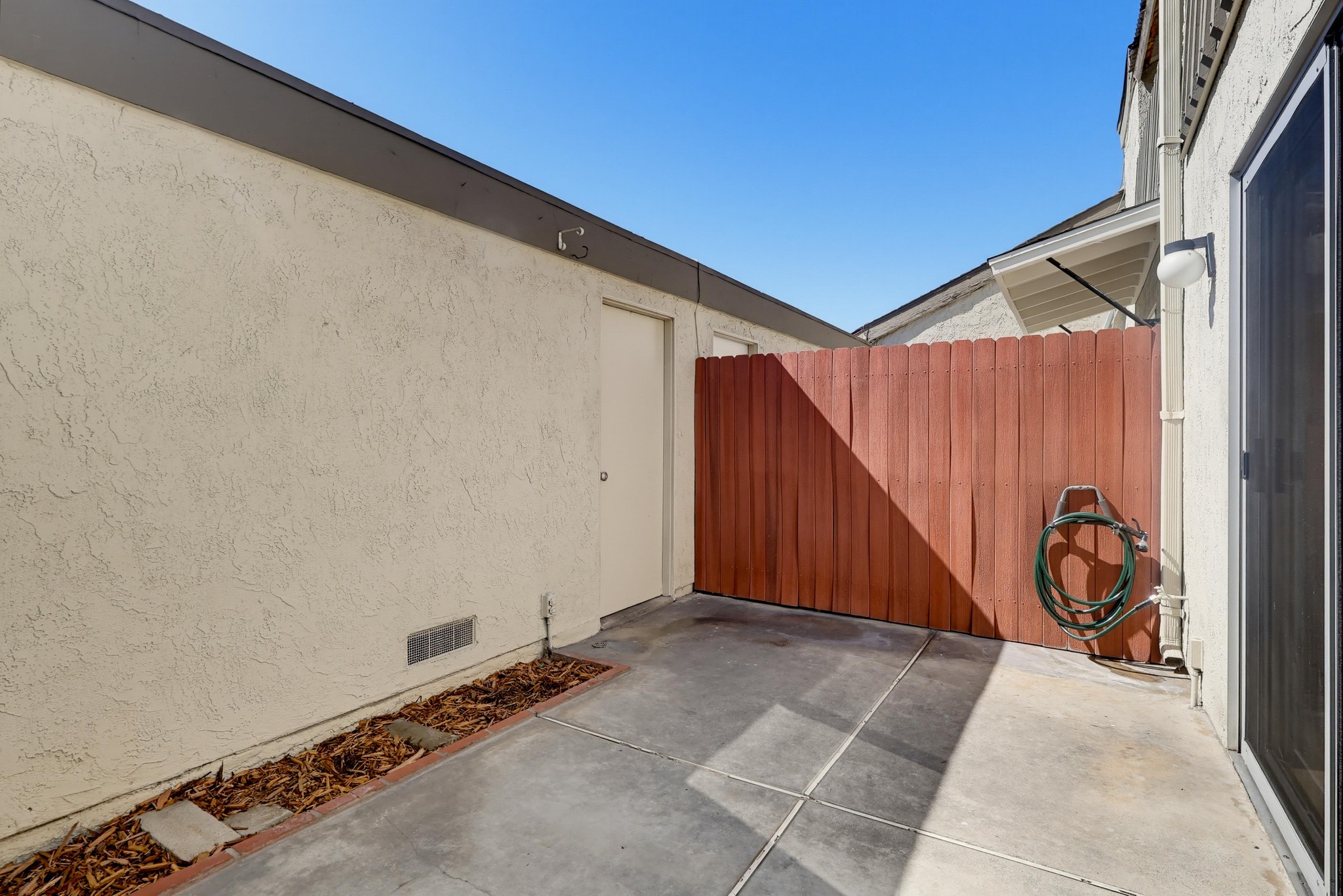 Virtual tour photo 61 of 70 for 21341 Norwalk Blvd Apt 4