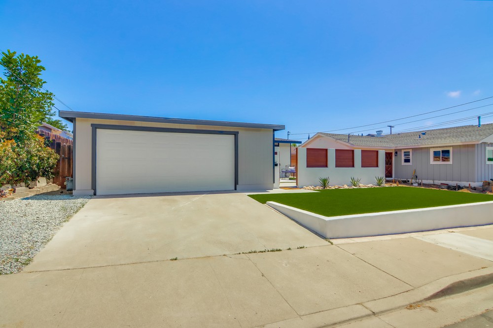 Virtual tour photo 4 of 61 for 2135 Montclair St