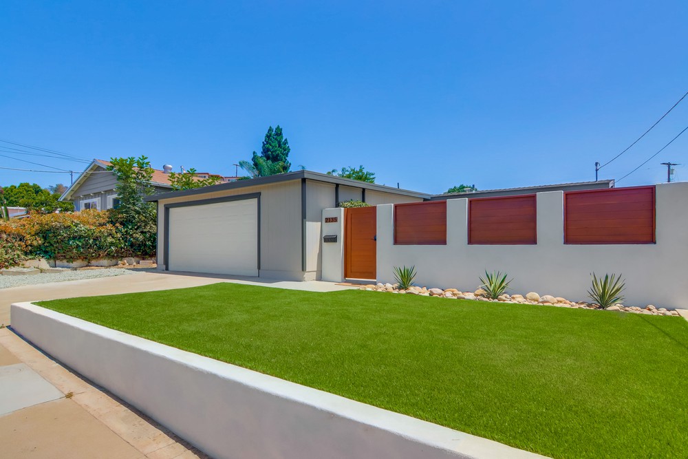 Virtual tour photo 5 of 61 for 2135 Montclair St