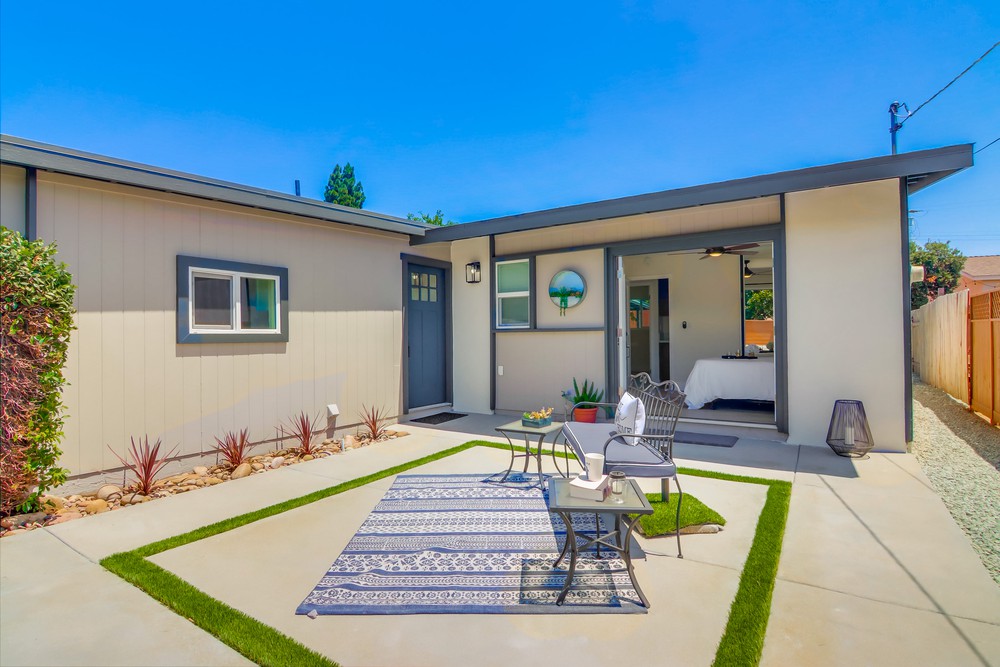 Virtual tour photo 7 of 61 for 2135 Montclair St