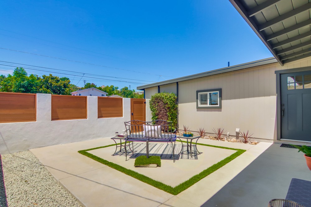 Virtual tour photo 8 of 61 for 2135 Montclair St