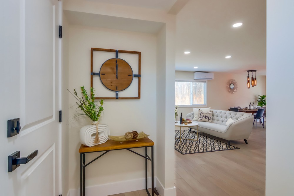 Virtual tour photo 11 of 61 for 2135 Montclair St