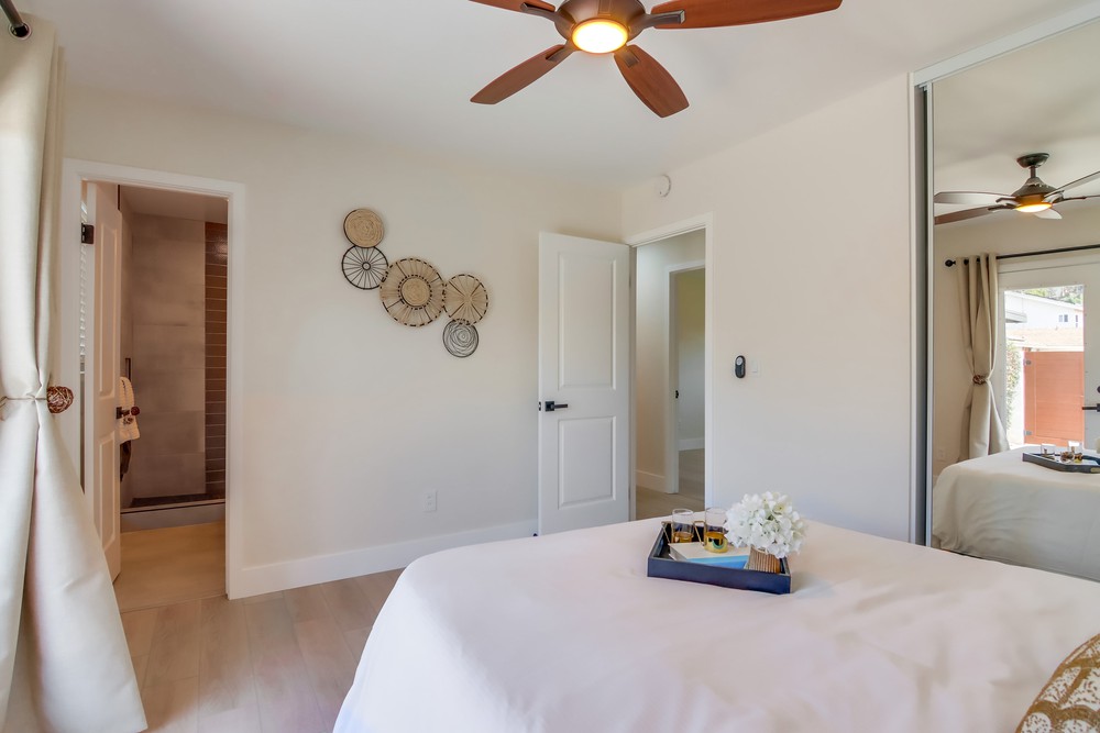 Virtual tour photo 36 of 61 for 2135 Montclair St