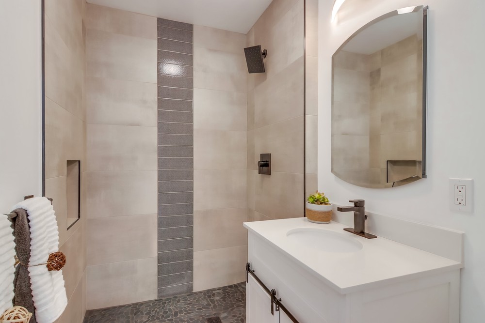 Virtual tour photo 38 of 61 for 2135 Montclair St
