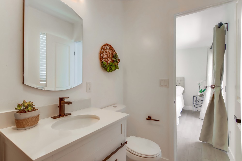 Virtual tour photo 39 of 61 for 2135 Montclair St