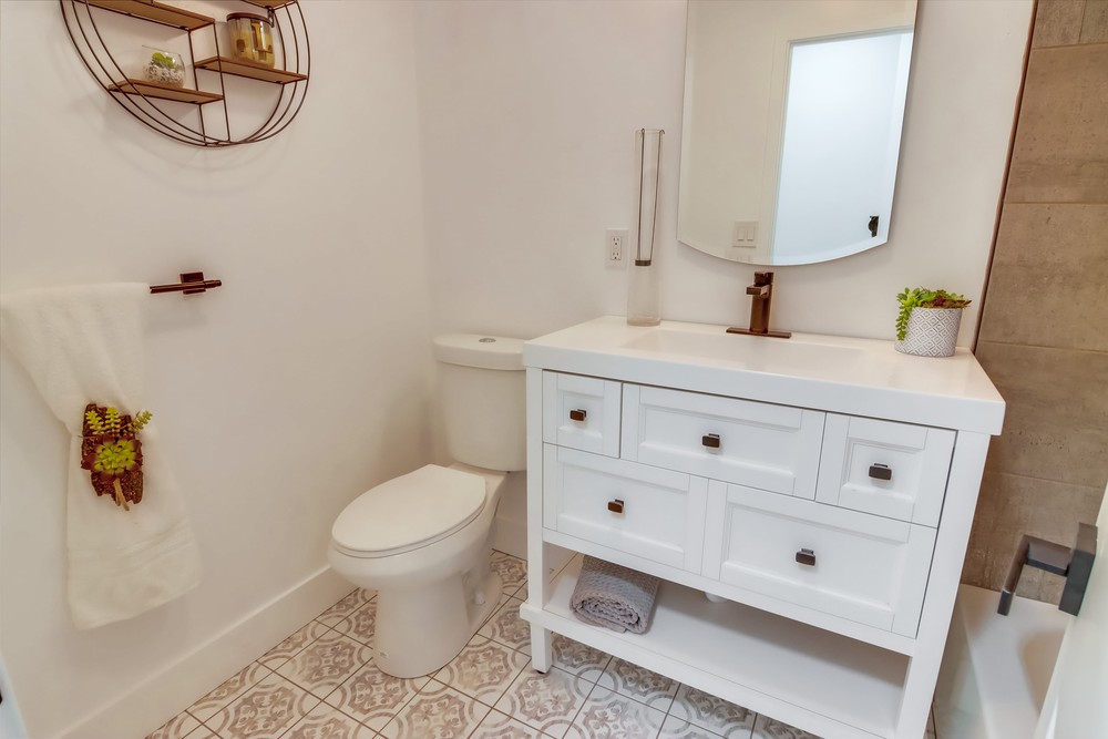 Virtual tour photo 47 of 61 for 2135 Montclair St