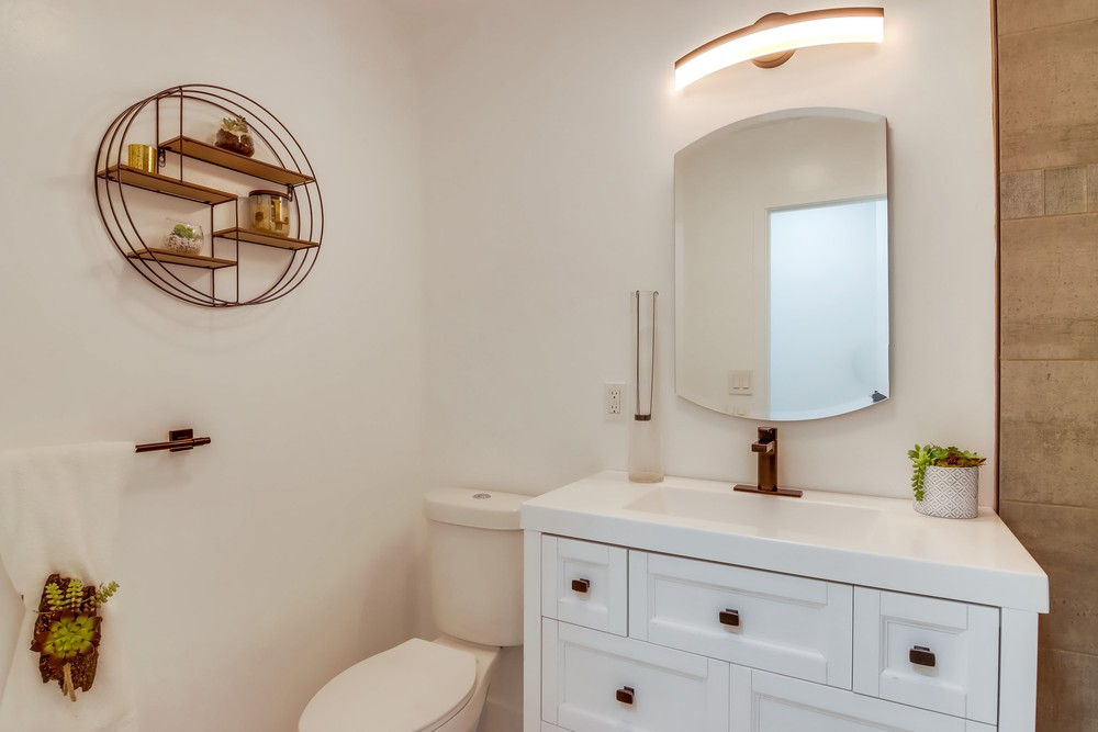 Virtual tour photo 48 of 61 for 2135 Montclair St