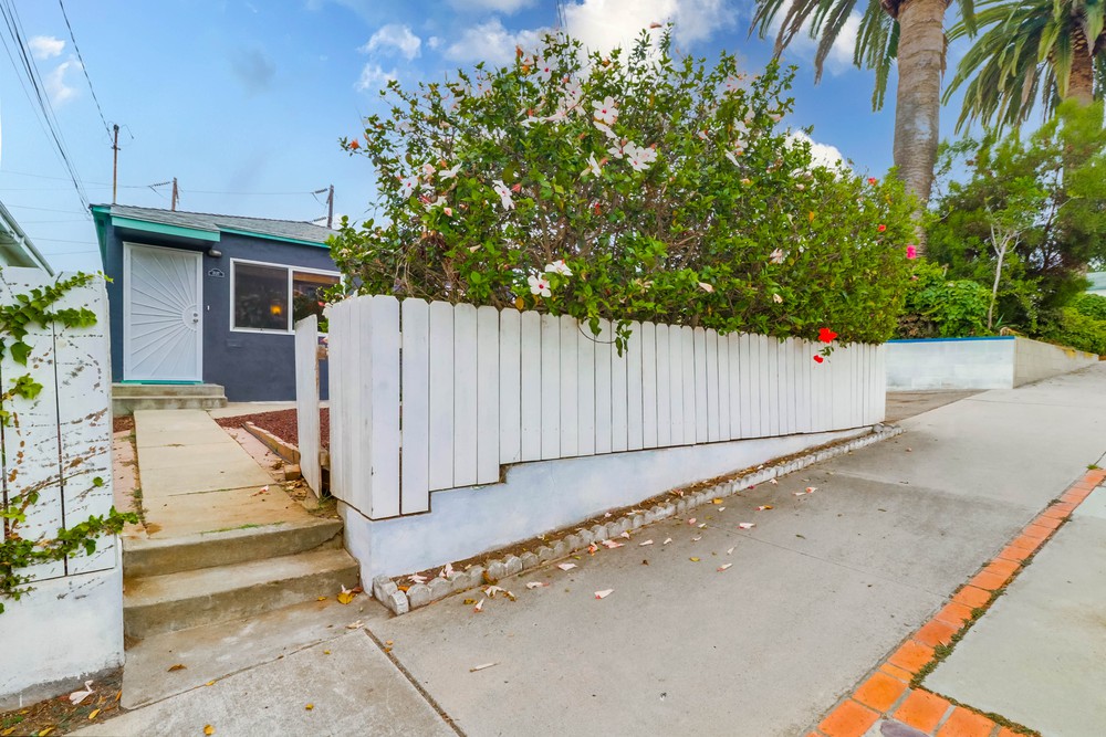 Virtual tour photo 1 of 41 for 2137 San Clemente St
