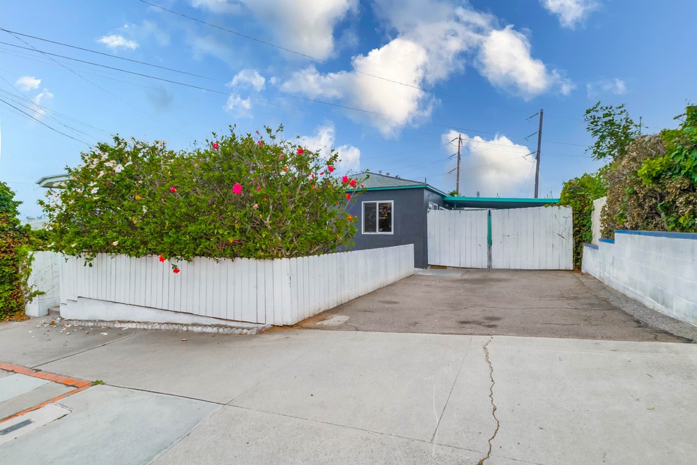 Virtual tour photo 3 of 41 for 2137 San Clemente St