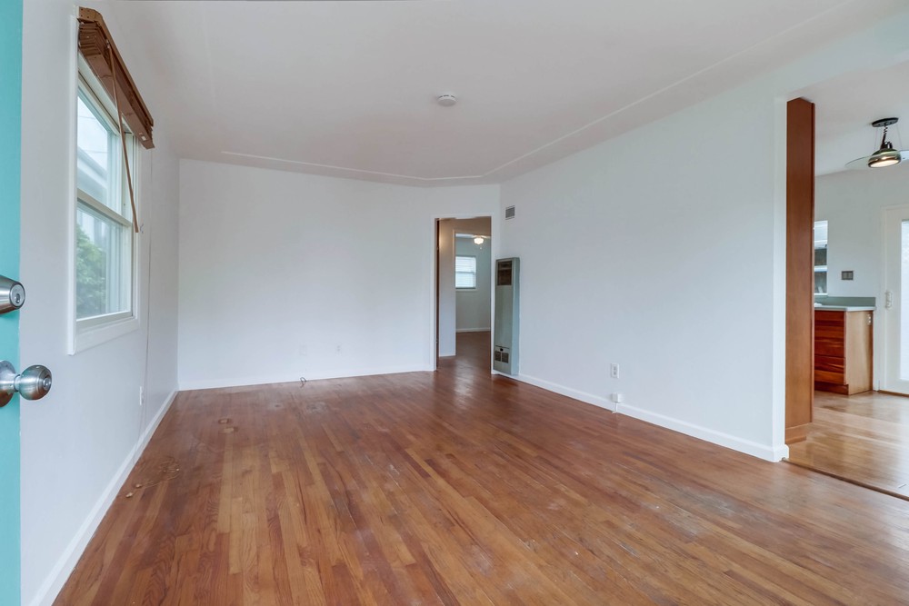 Virtual tour photo 7 of 41 for 2137 San Clemente St