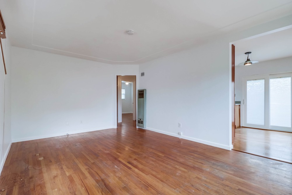 Virtual tour photo 8 of 41 for 2137 San Clemente St
