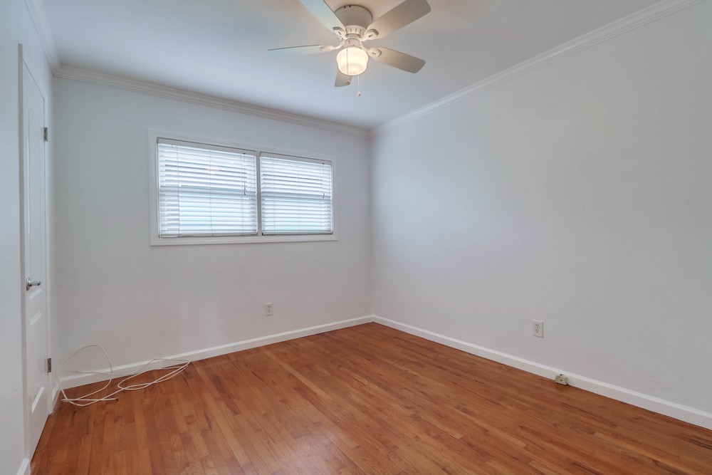 Virtual tour photo 17 of 41 for 2137 San Clemente St