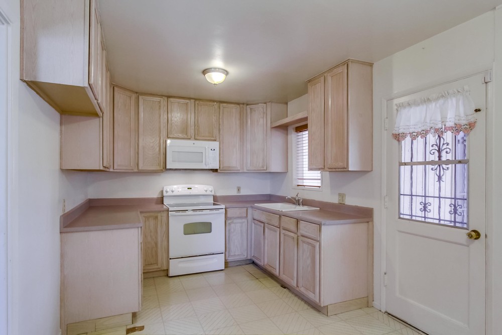 Virtual tour photo 11 of 30 for 214 Santa Rosalia Dr
