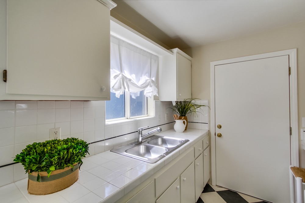 Virtual tour photo 16 of 37 for 2144 Froude Street