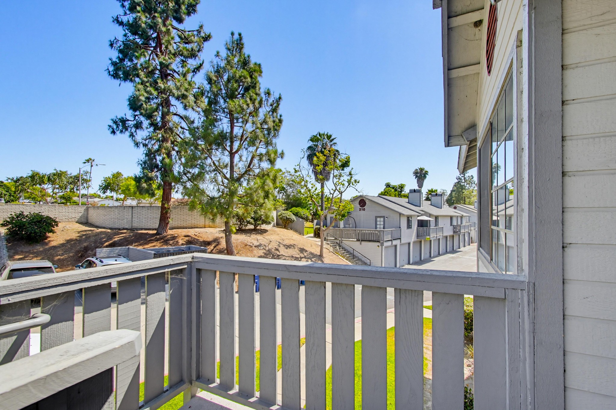 Virtual tour photo 7 of 41 for 215 Camlau Dr UNIT B
