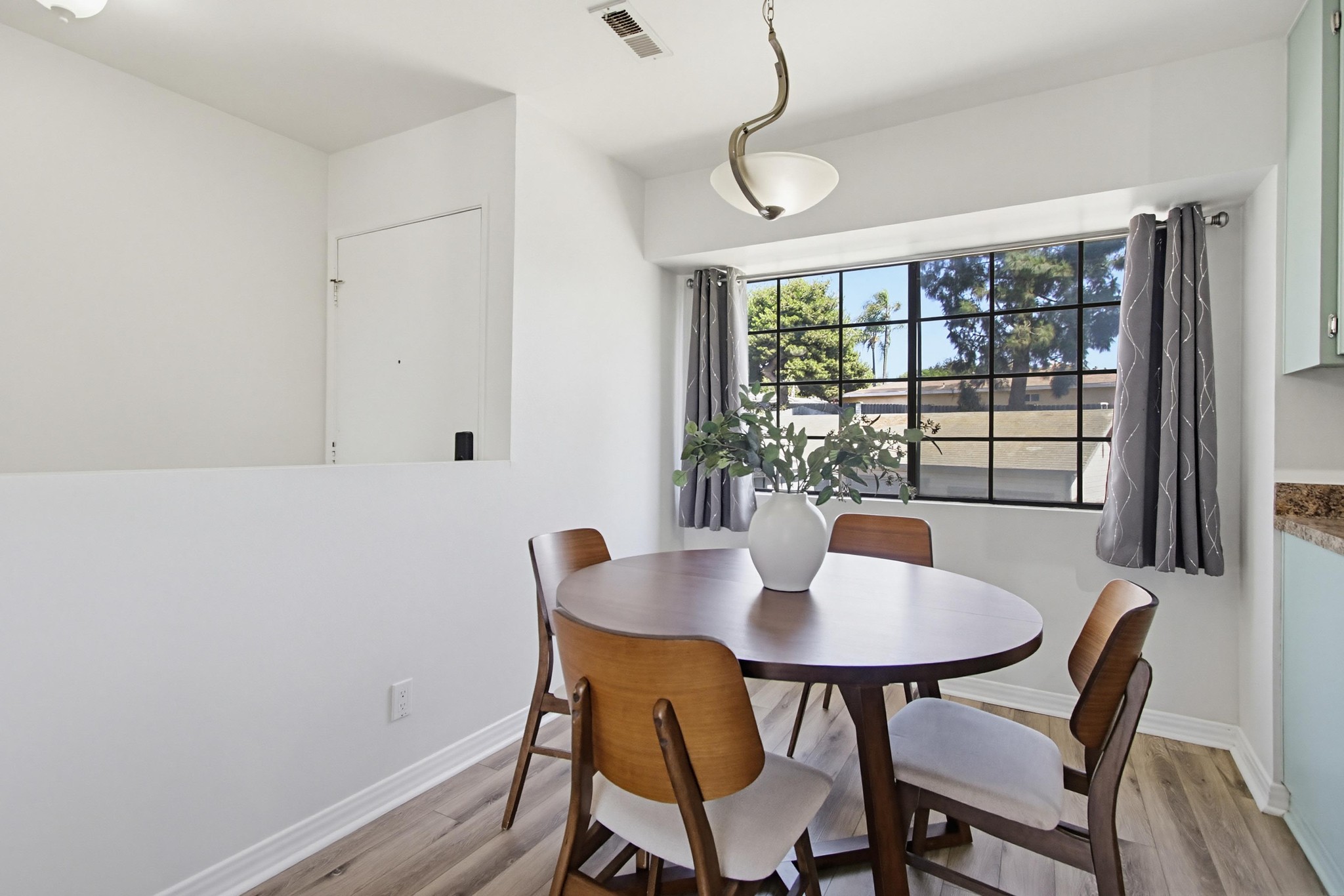Virtual tour photo 12 of 41 for 215 Camlau Dr UNIT B