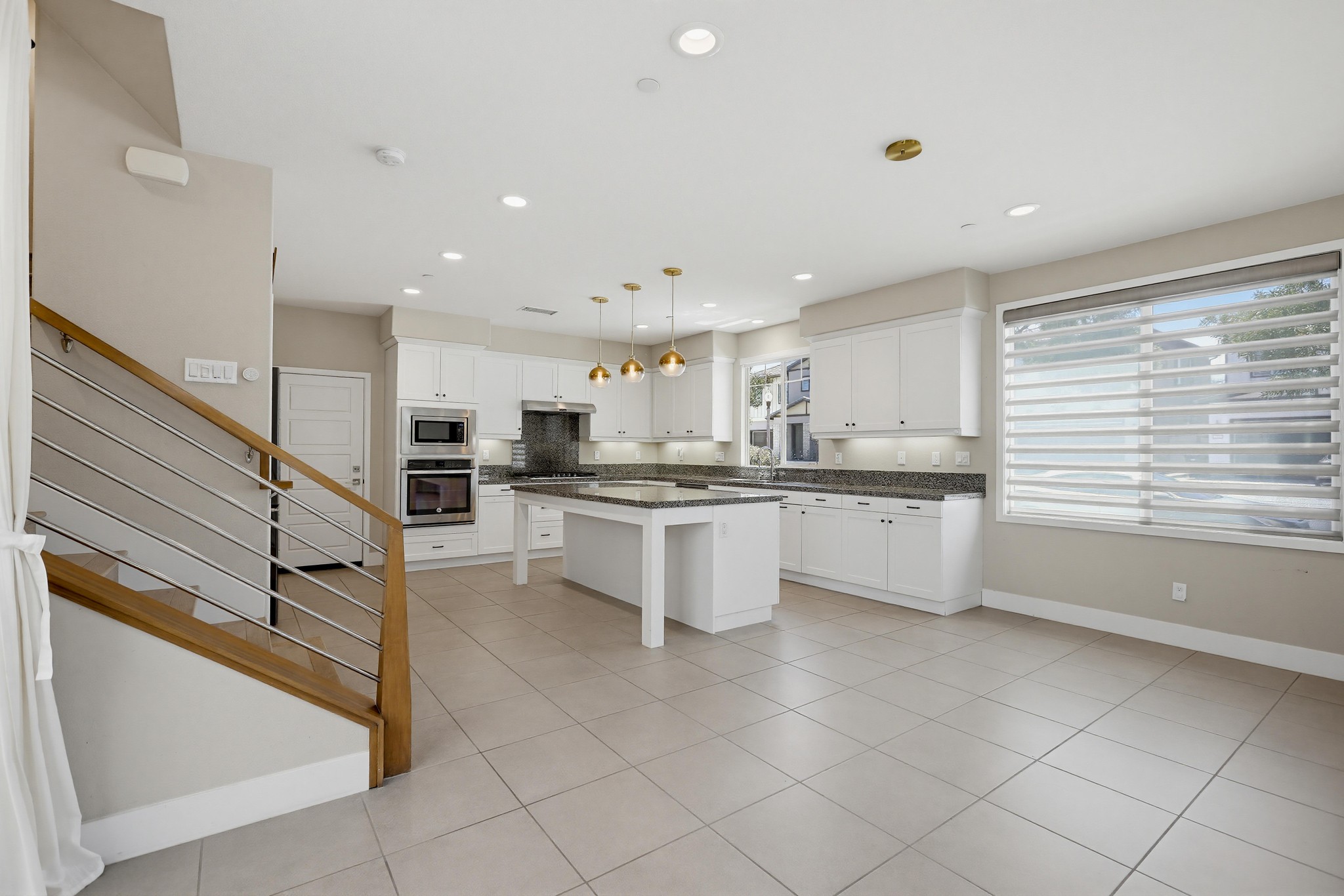 Virtual tour photo 6 of 65 for 215 Carmine