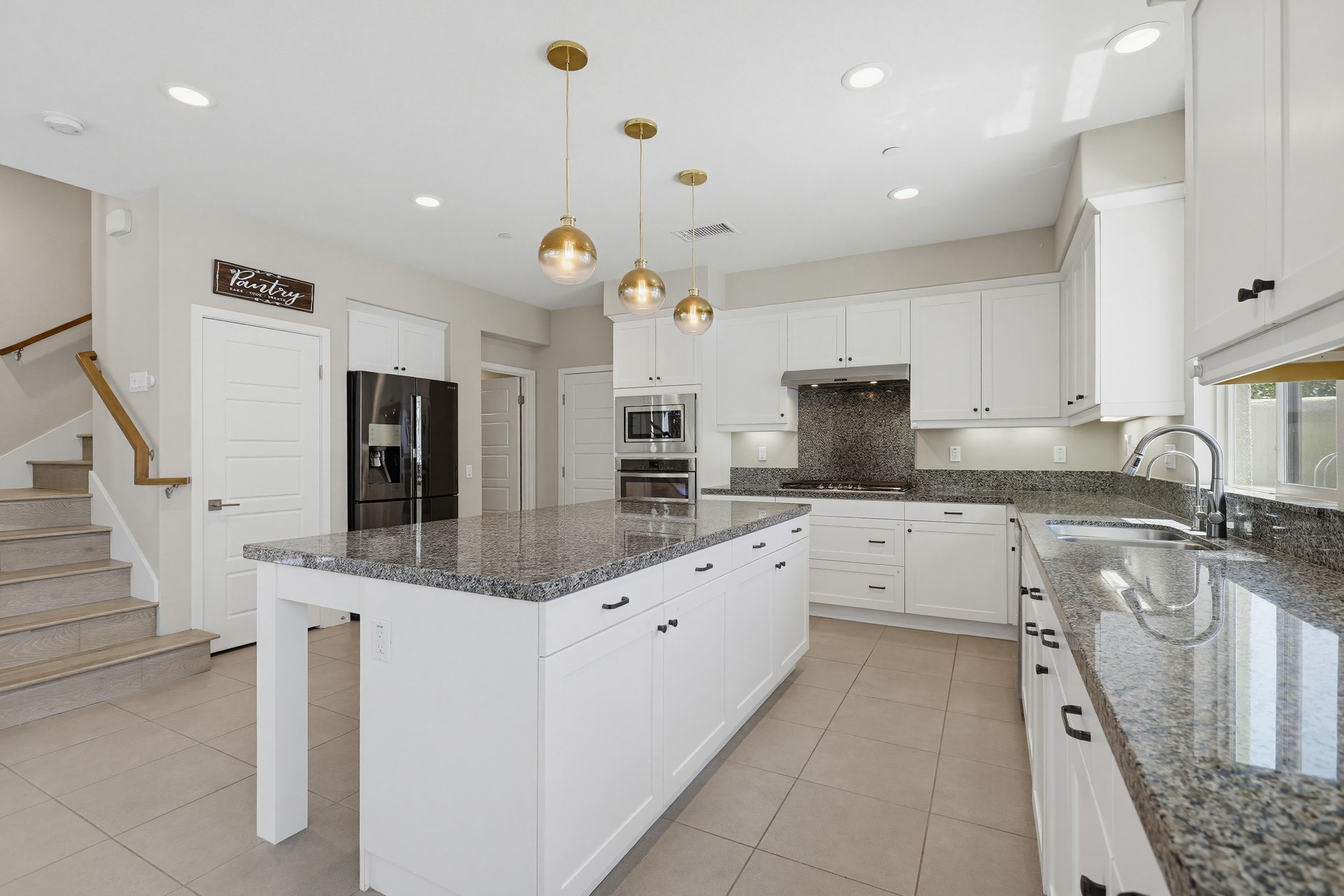 Virtual tour photo 9 of 65 for 215 Carmine