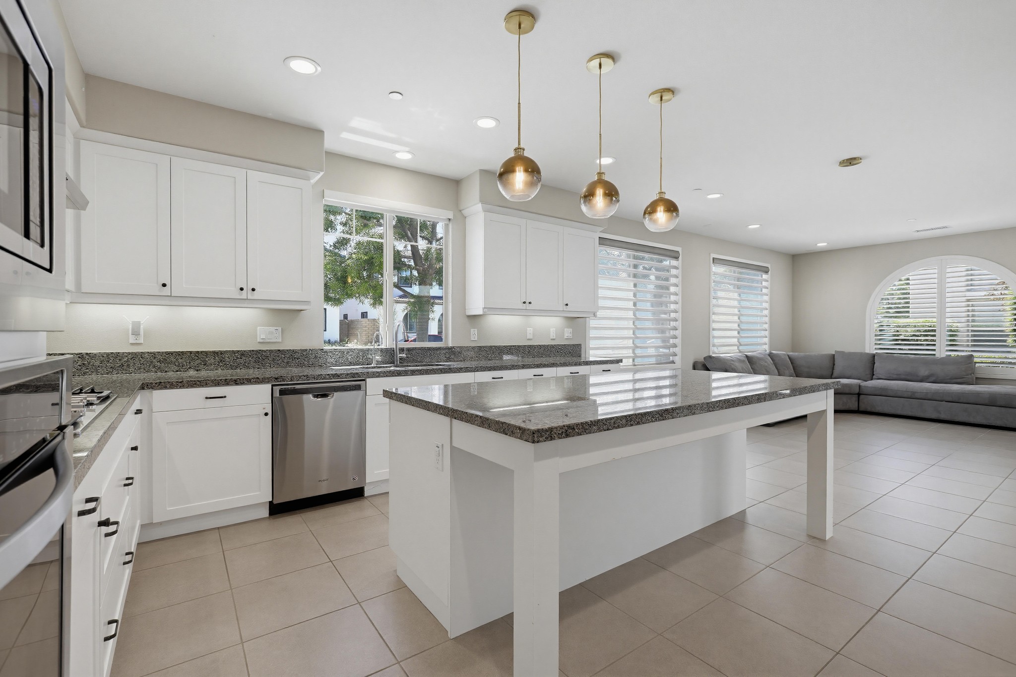 Virtual tour photo 13 of 65 for 215 Carmine