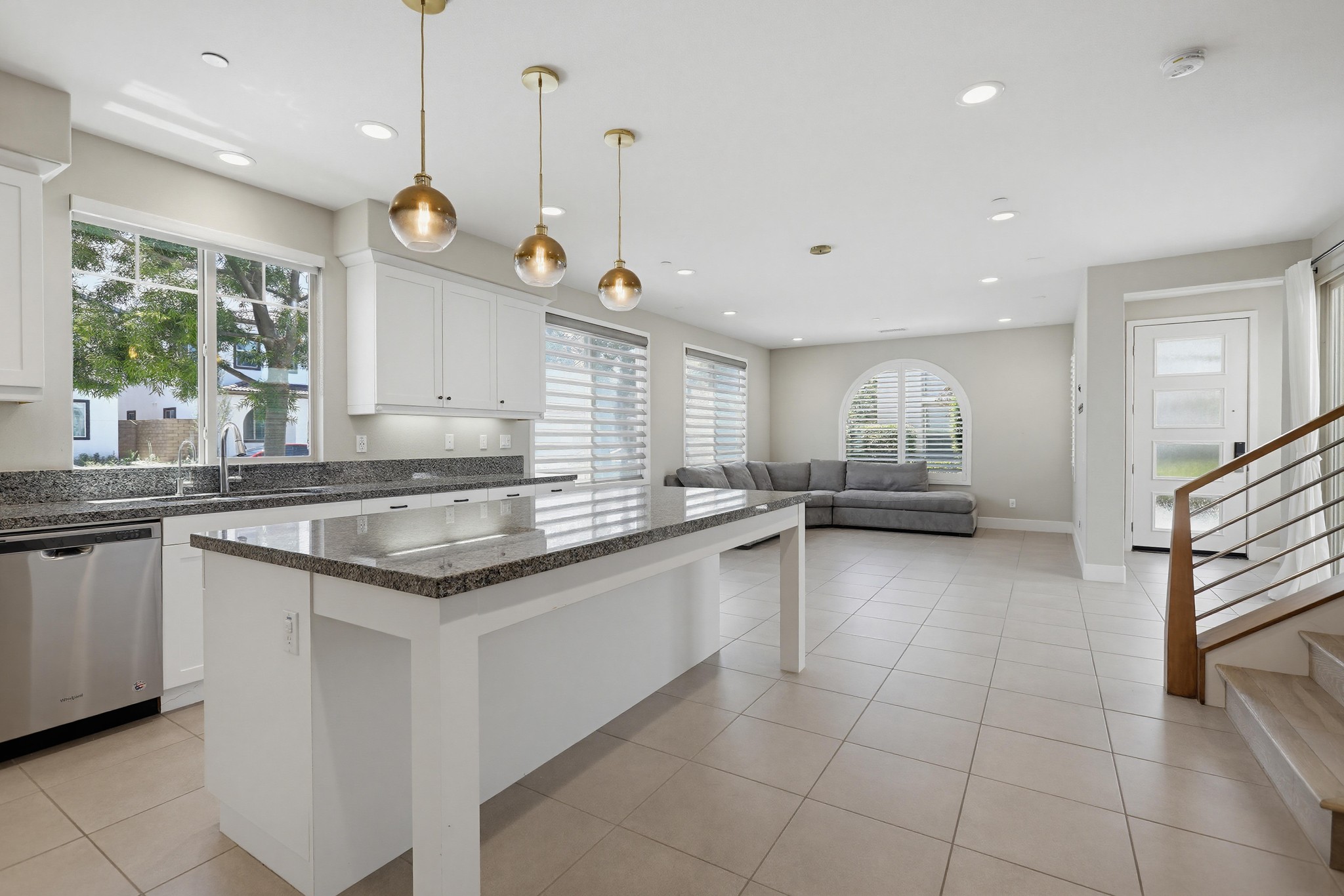 Virtual tour photo 14 of 65 for 215 Carmine