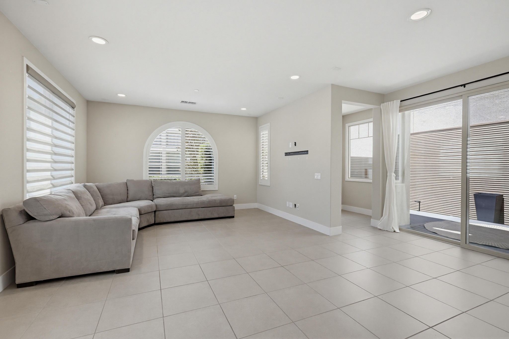 Virtual tour photo 16 of 65 for 215 Carmine
