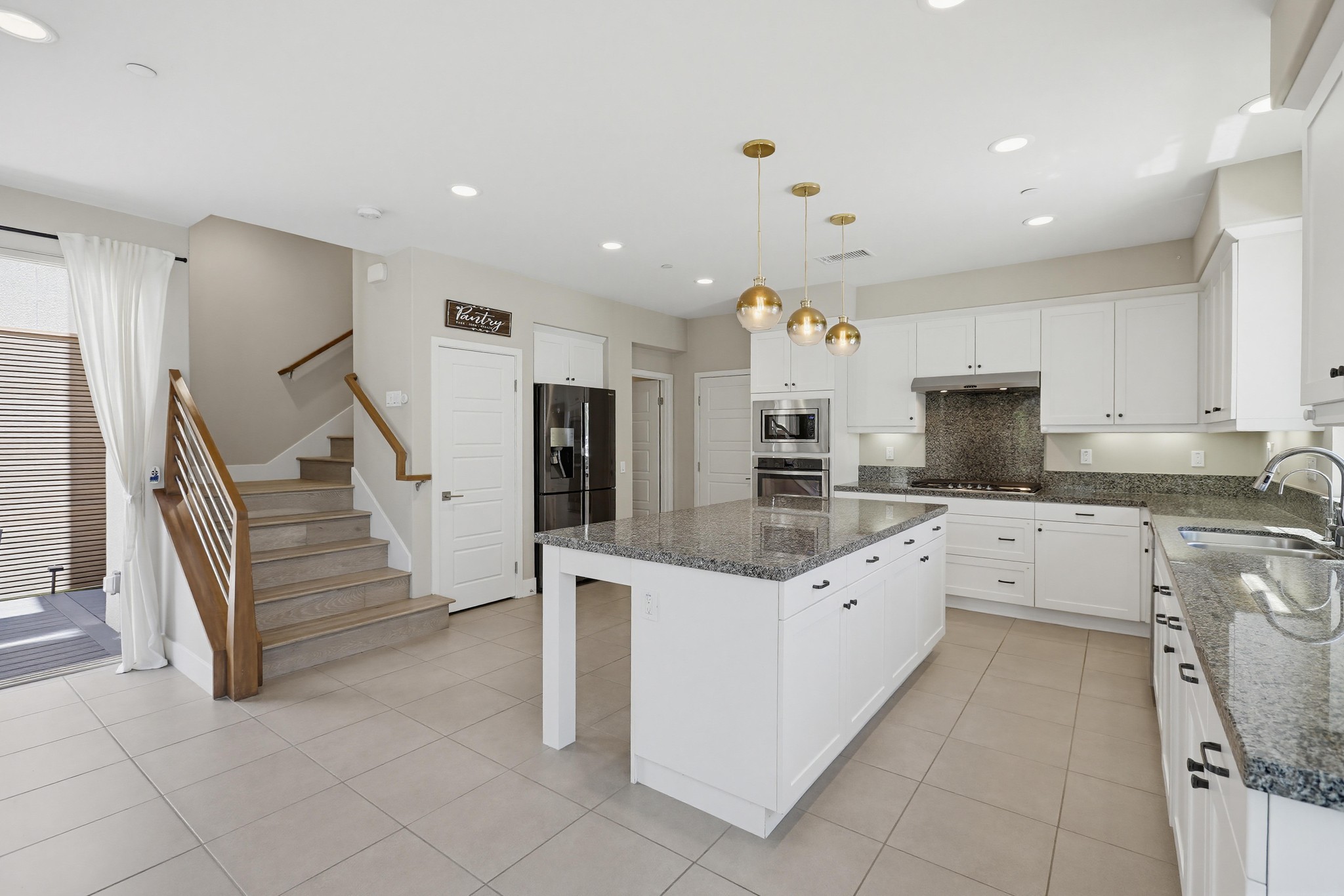 Virtual tour photo 19 of 65 for 215 Carmine