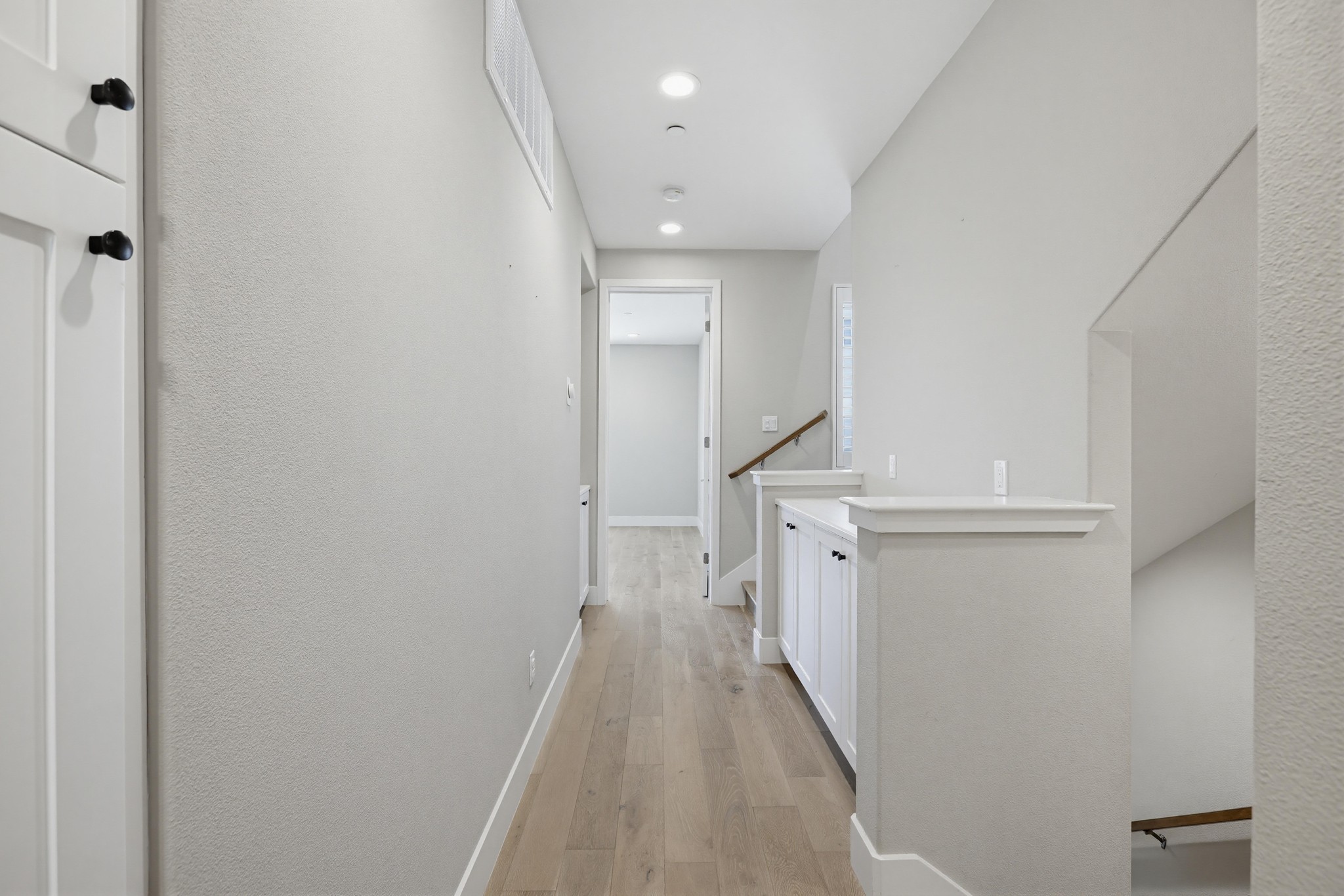 Virtual tour photo 26 of 65 for 215 Carmine