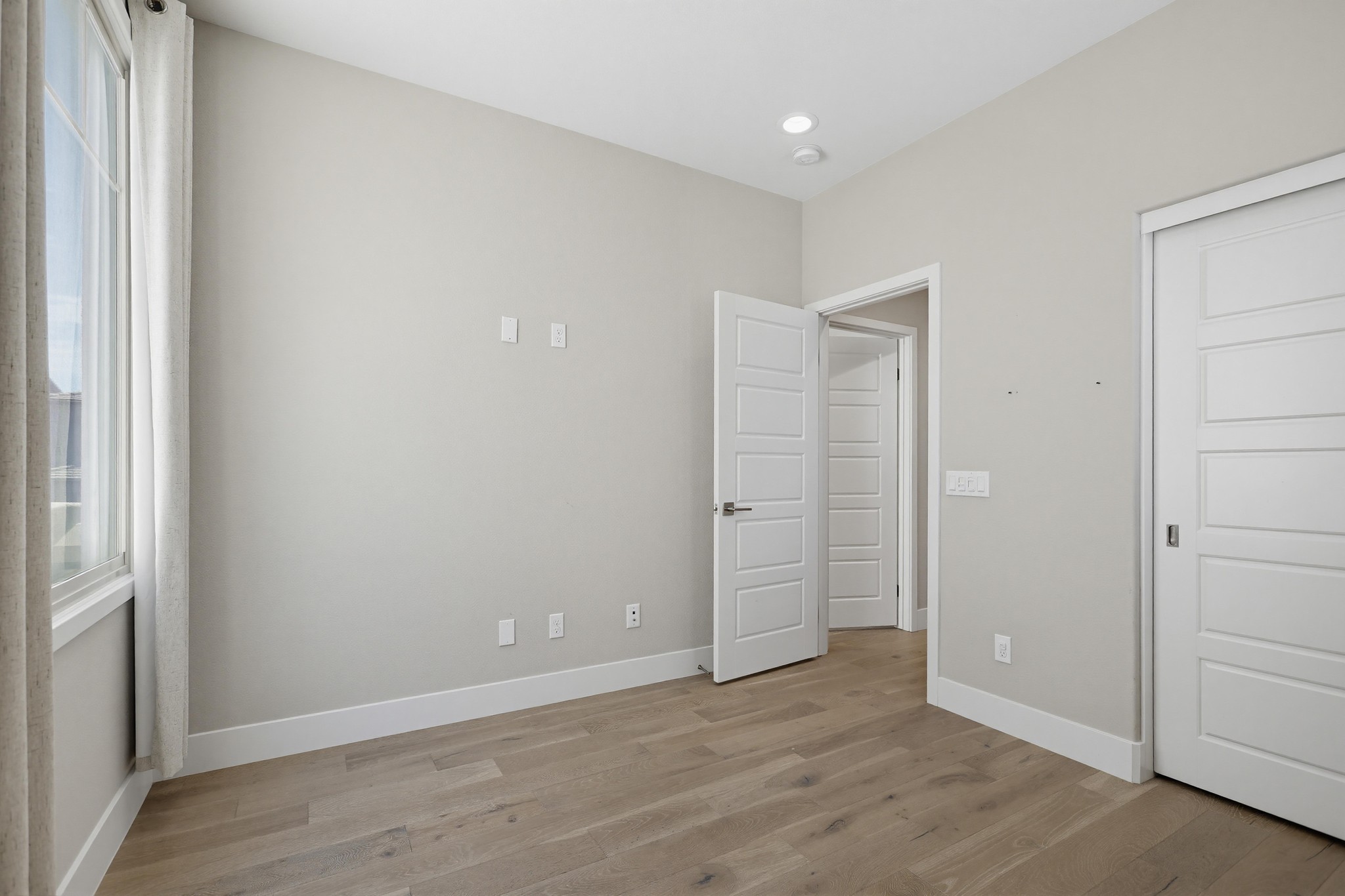 Virtual tour photo 34 of 65 for 215 Carmine
