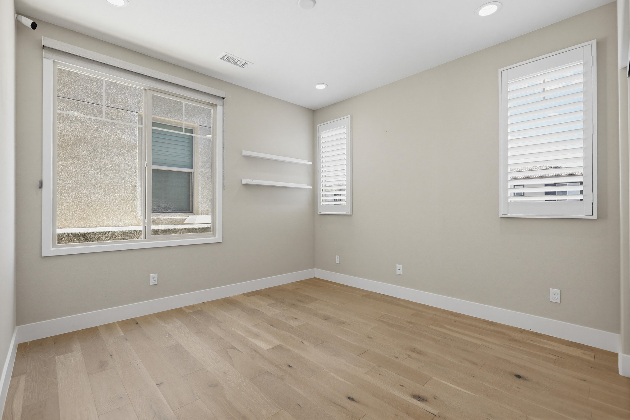 Virtual tour photo 35 of 65 for 215 Carmine