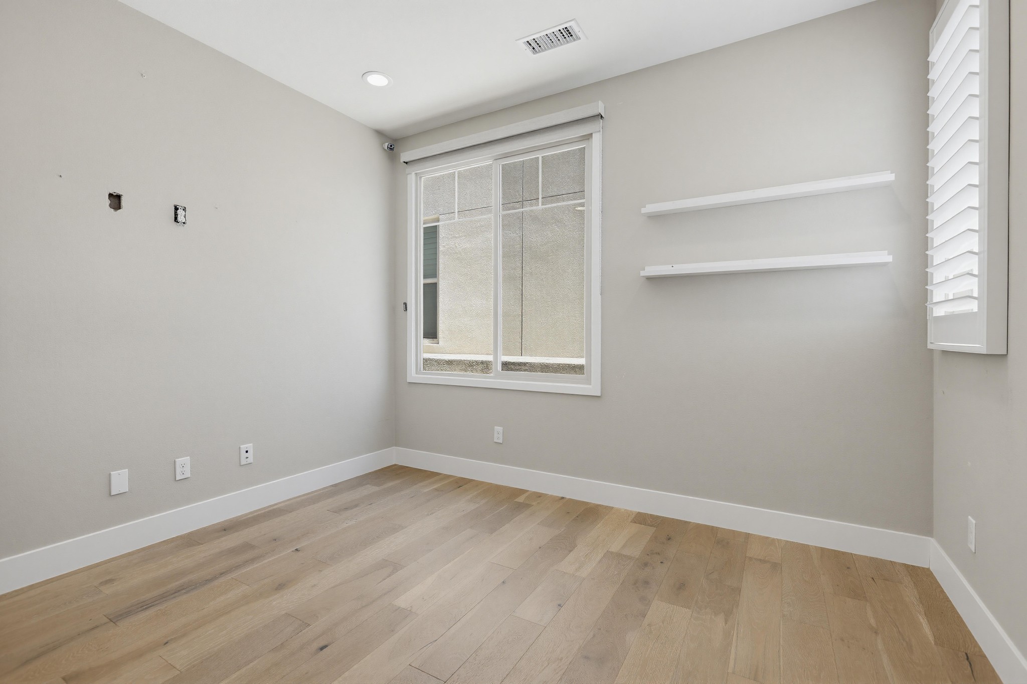 Virtual tour photo 36 of 65 for 215 Carmine