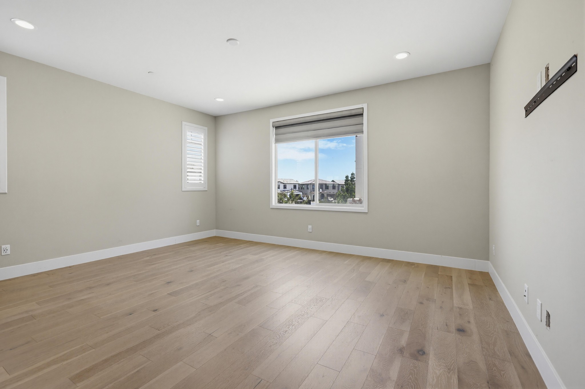 Virtual tour photo 40 of 65 for 215 Carmine