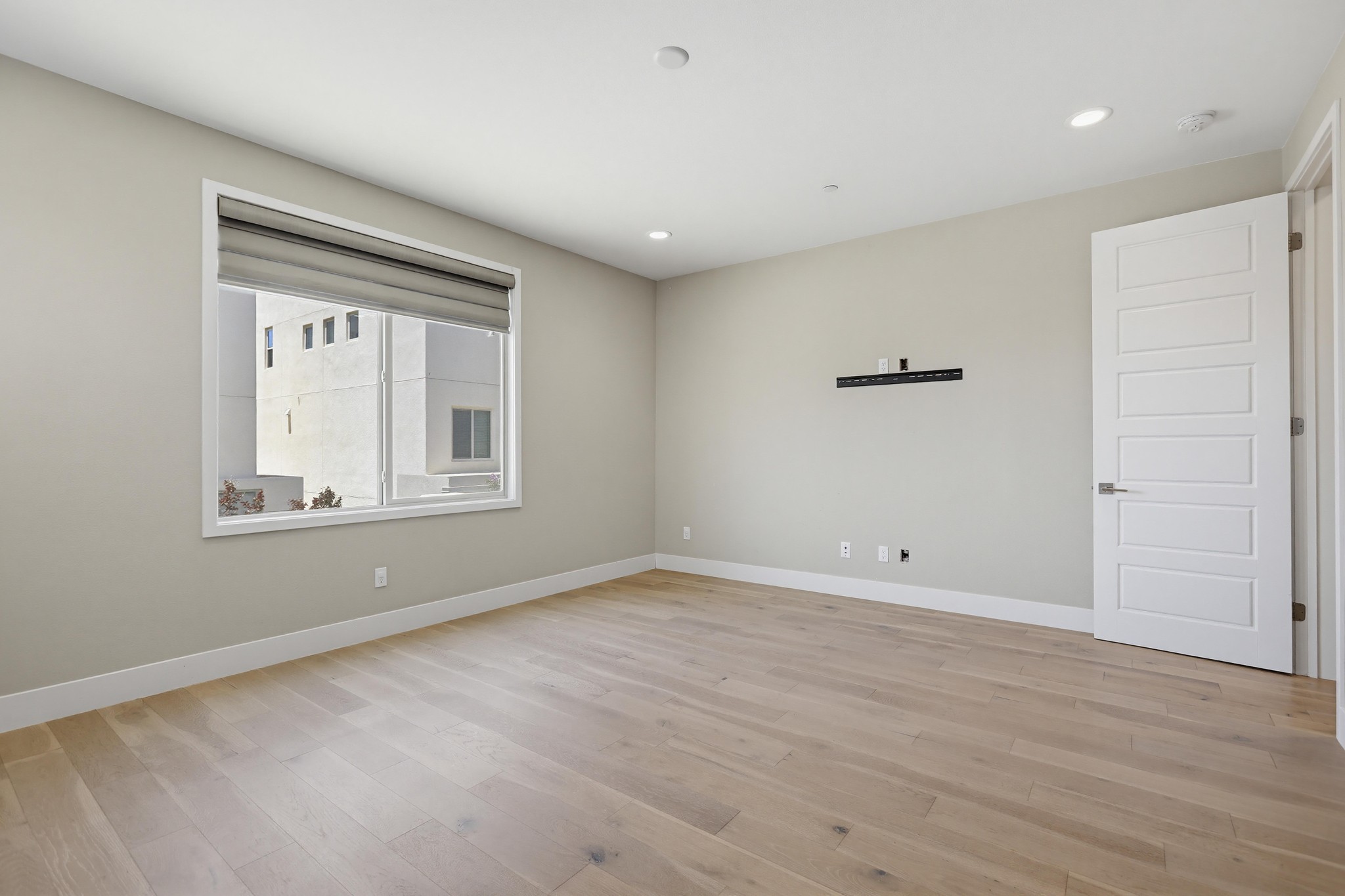 Virtual tour photo 41 of 65 for 215 Carmine