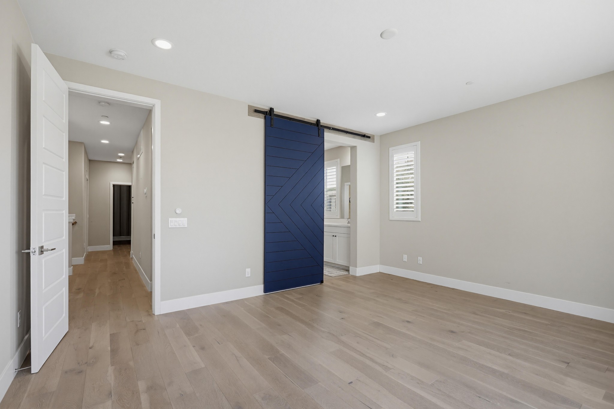Virtual tour photo 42 of 65 for 215 Carmine