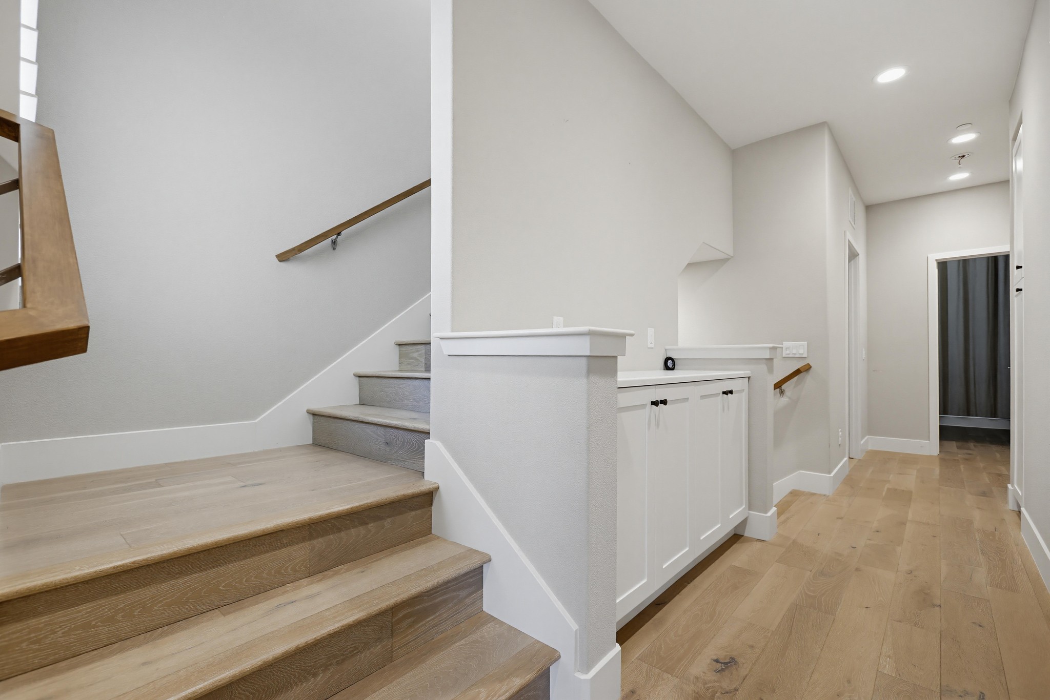 Virtual tour photo 48 of 65 for 215 Carmine