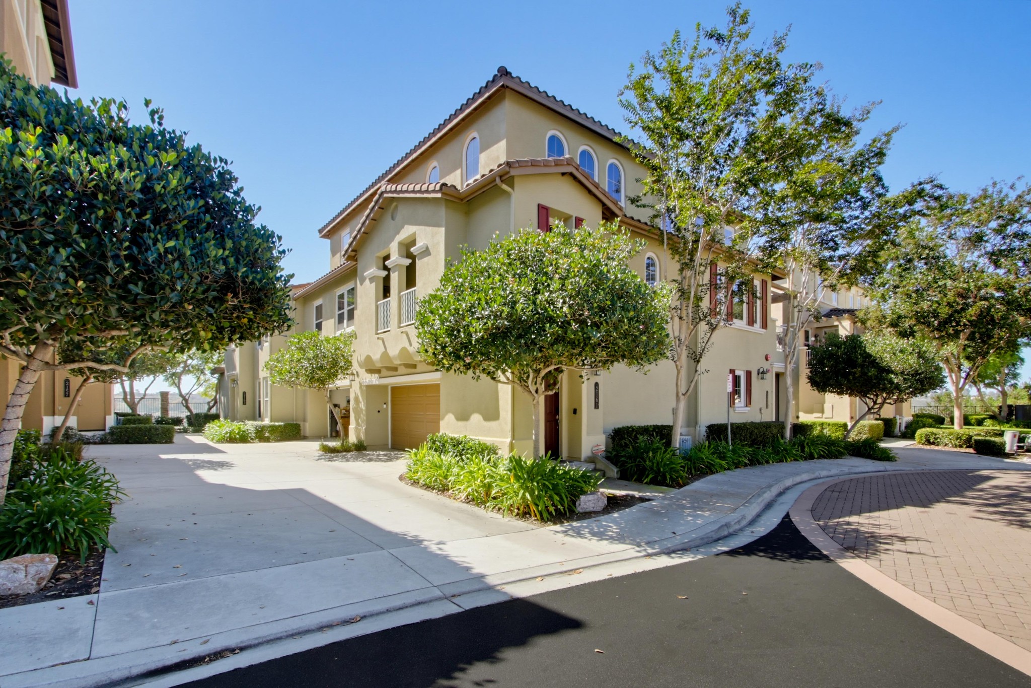 Virtual tour photo 1 of 40 for 2161 Silverado St