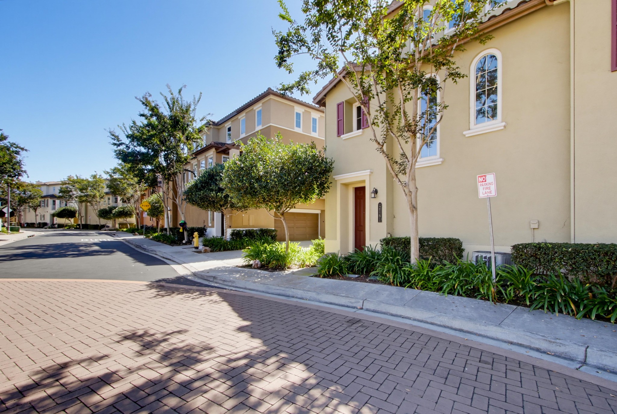 Virtual tour photo 3 of 40 for 2161 Silverado St